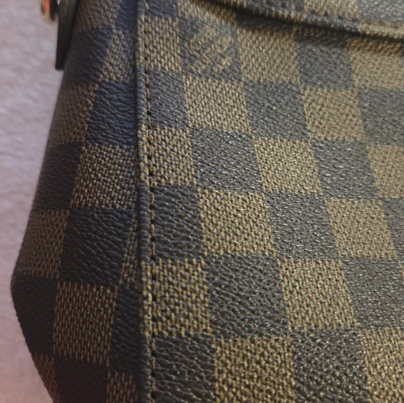 Louis VuittonDamier Ebene Croisette Elegant Brown Checkered Handbag - Copy - Picture 13 of 16